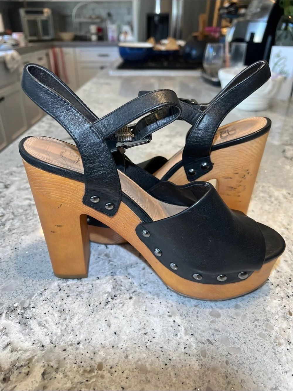Gianni Bini Meri-Cana Studded Black Leather Wood Platform Sandals 7.5 EUC